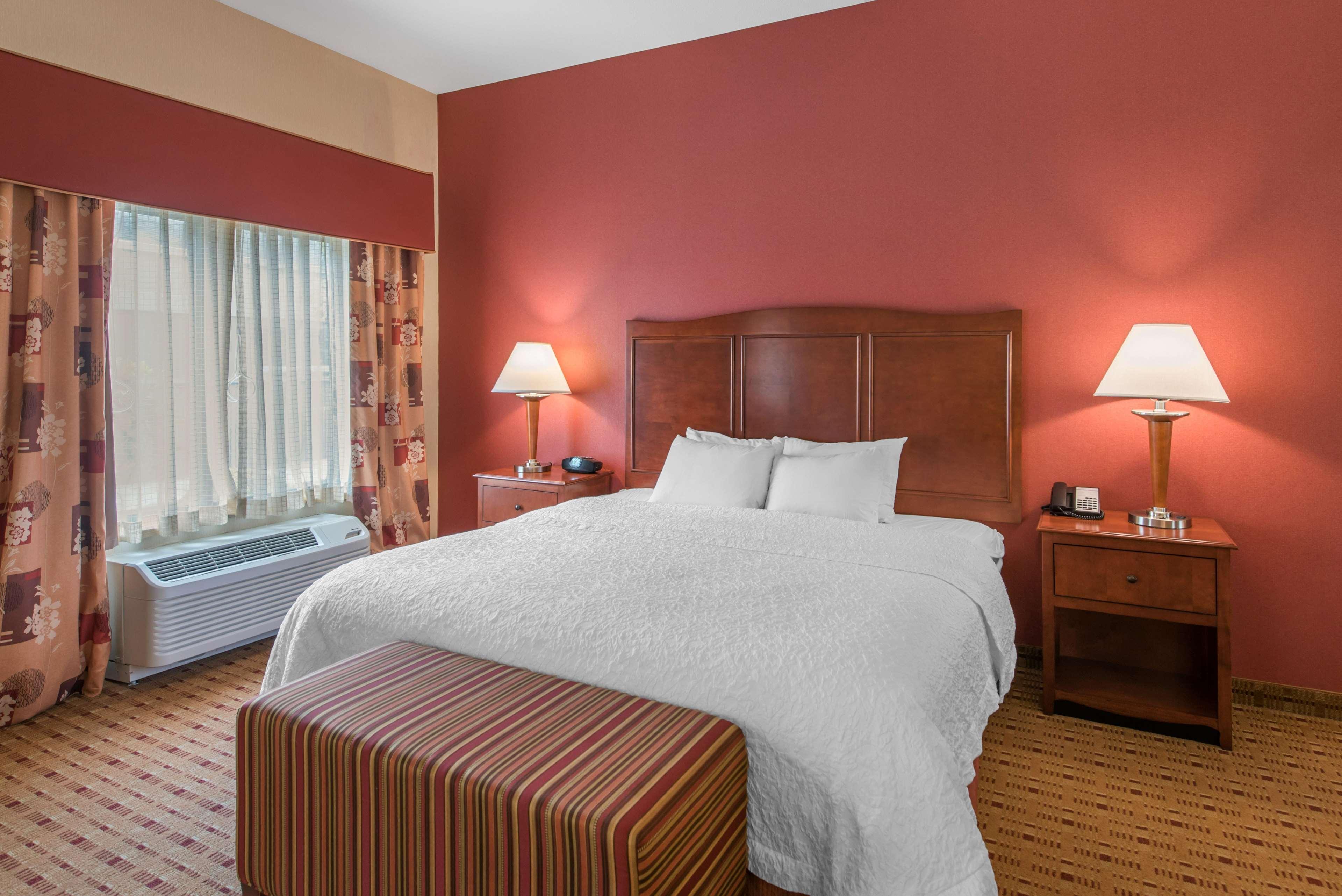 Hampton & Hotel 3*