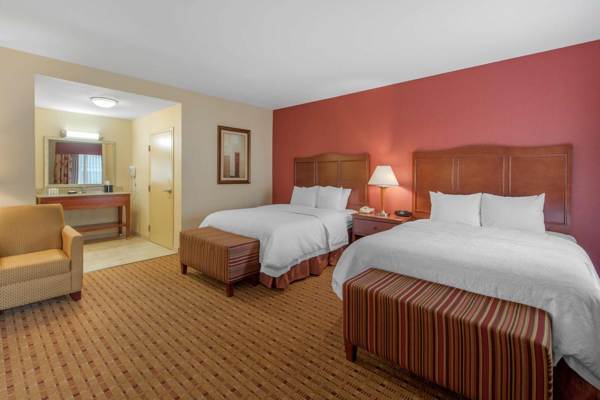 Hampton & Hotel 3*