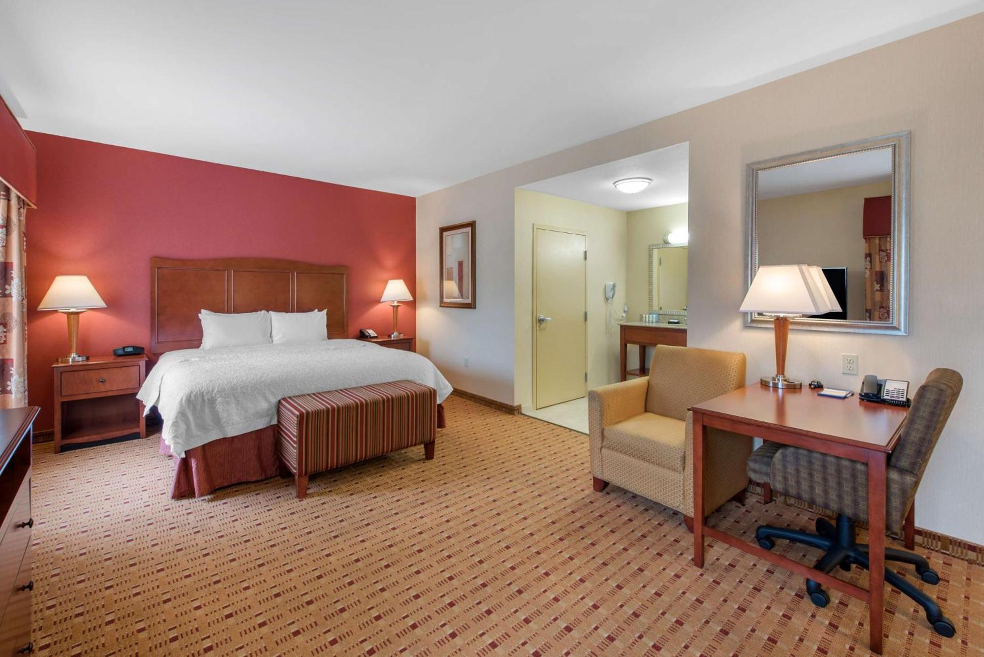 Hotel Hampton & Arcata