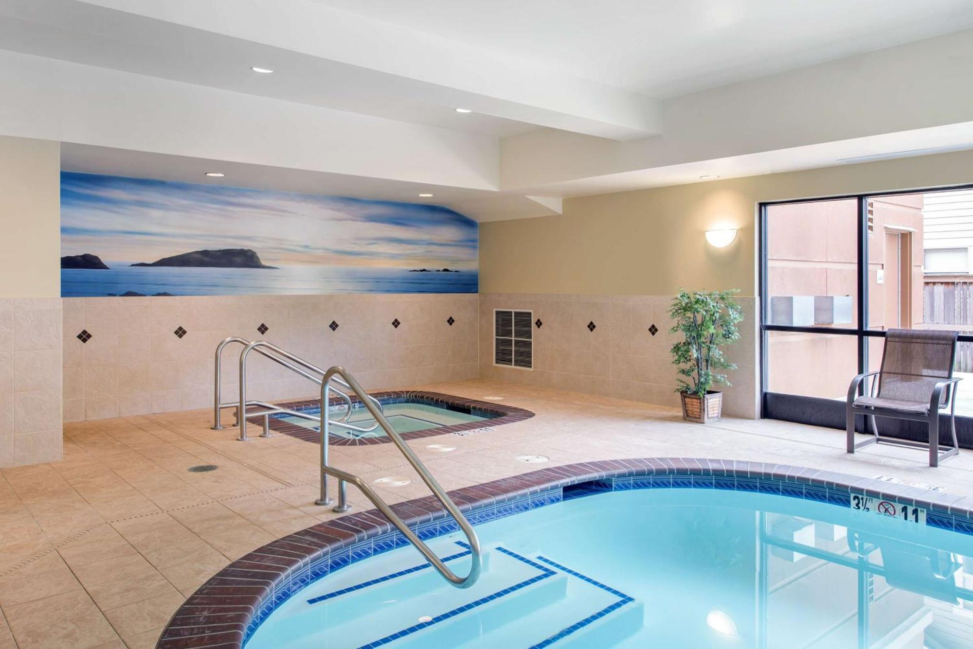 Hampton & 3* Arcata