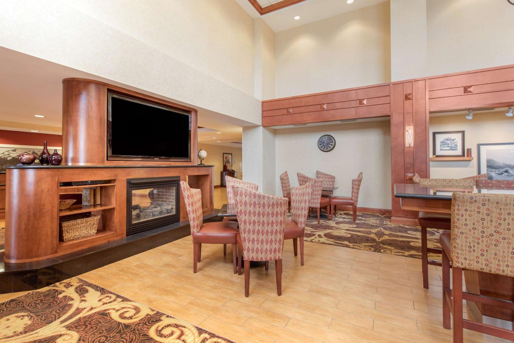Hotel Hampton &